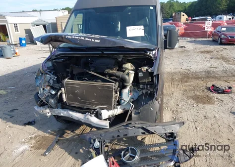 2017 Mercedes-Benz Sprinter 2500 High Roof V6 из США, поврежденный, VIN WD3PE8CD7HP374972